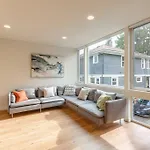Sunny Modern Masterpiece With Ev Charging And A/C