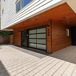 Sunny Modern Masterpiece With Ev Charging And A/C